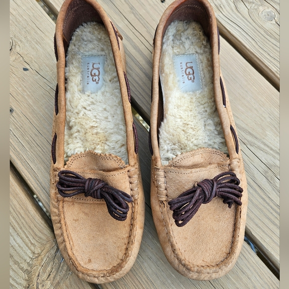 UGG Shoes - Fair UGG womens Suede Slip 💫free with $20 purchase💫